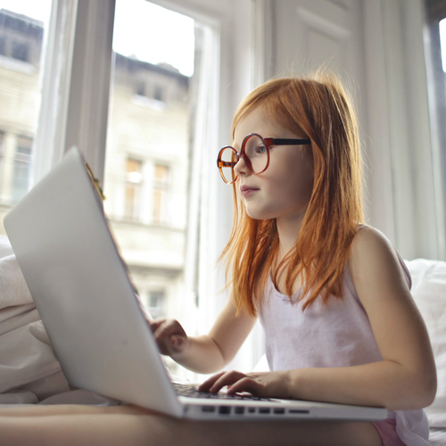 Warum sich ein gebrauchter Business Laptop ideal für das  Home Schooling eignet